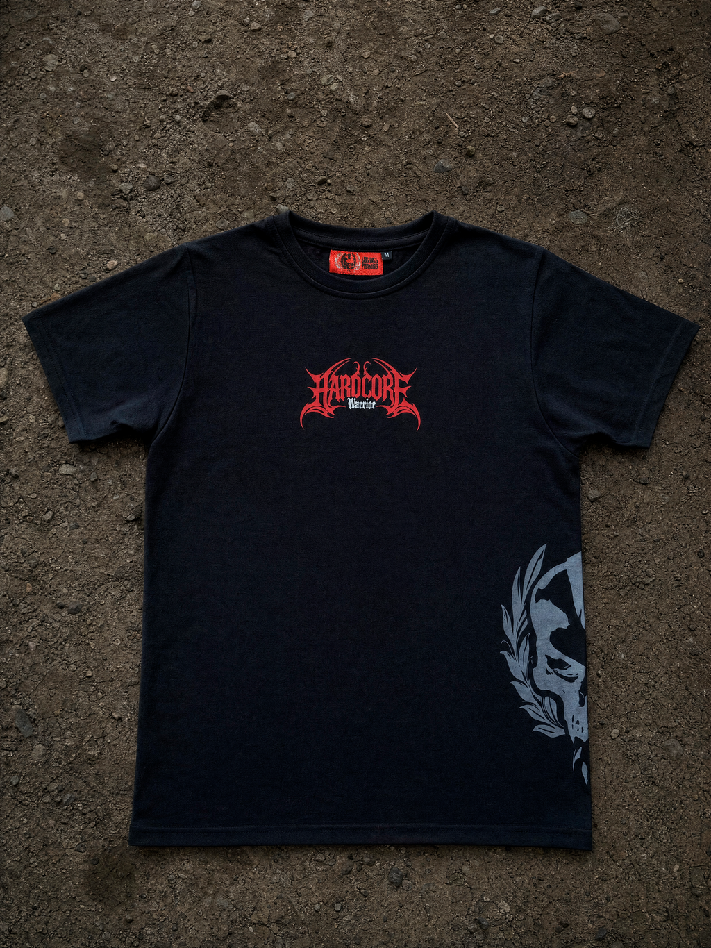 camiseta hardcore warrior negra de parking warriors con logo rojo en el pecho