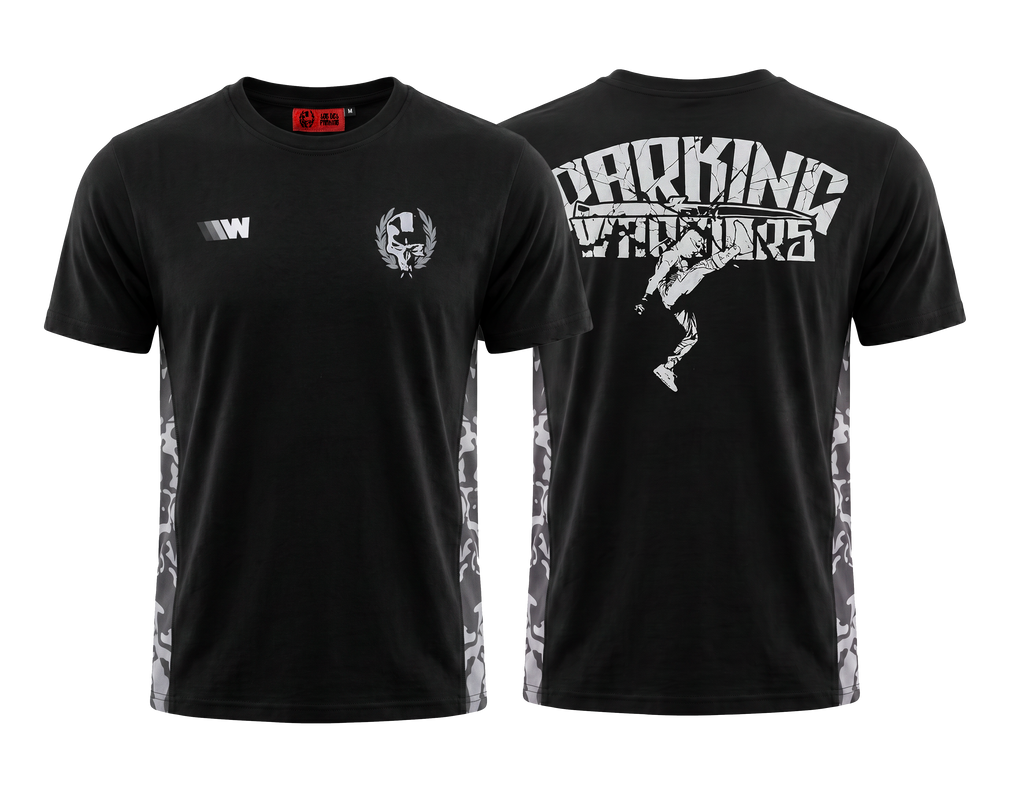 camiseta parking warriors negra y camuflaje con logos en tonos grises, diseño delantero y trasero
