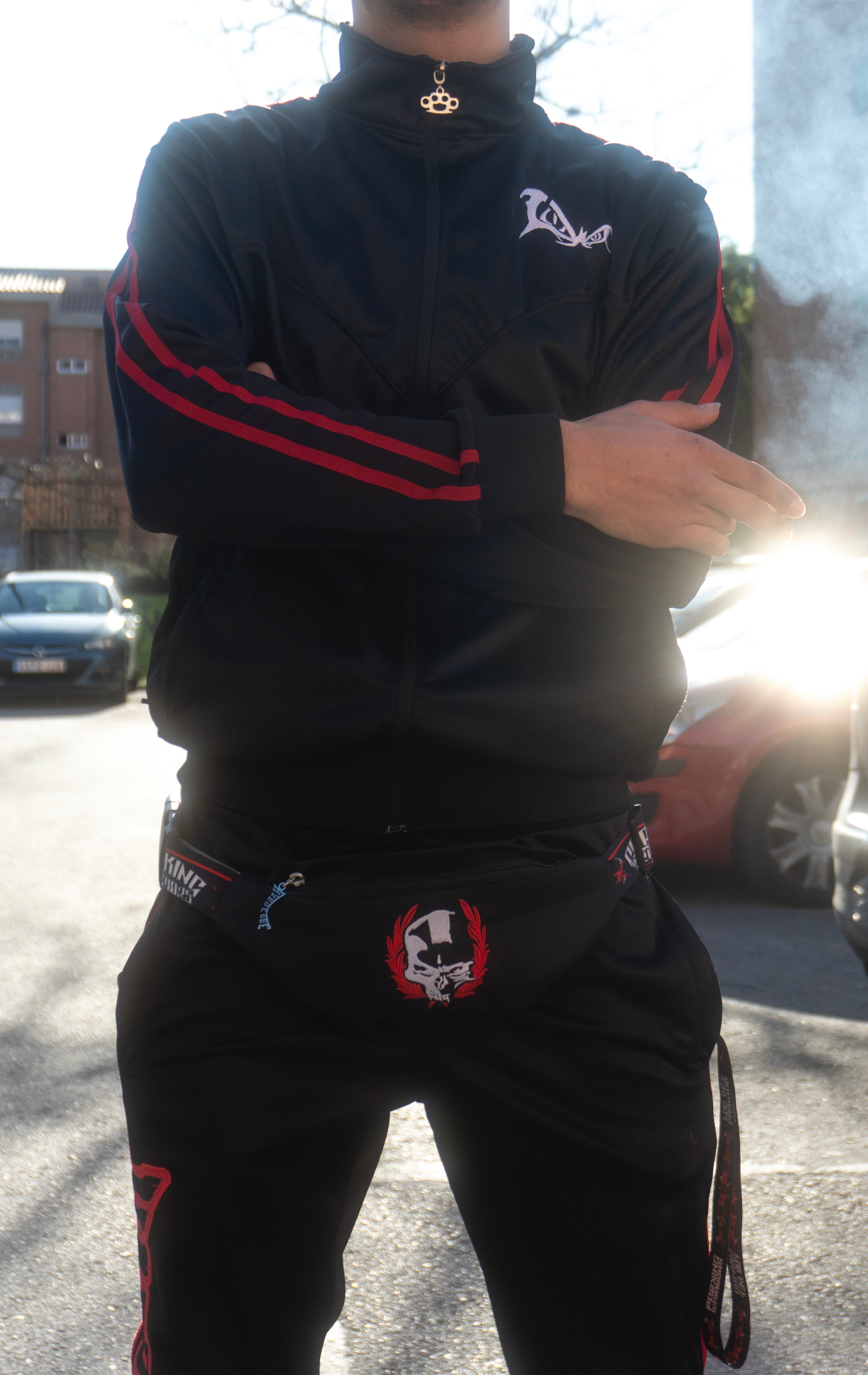 Riñonera streetwear diseñada para baile urbano, ideal para estilos como streetfight o gabber.