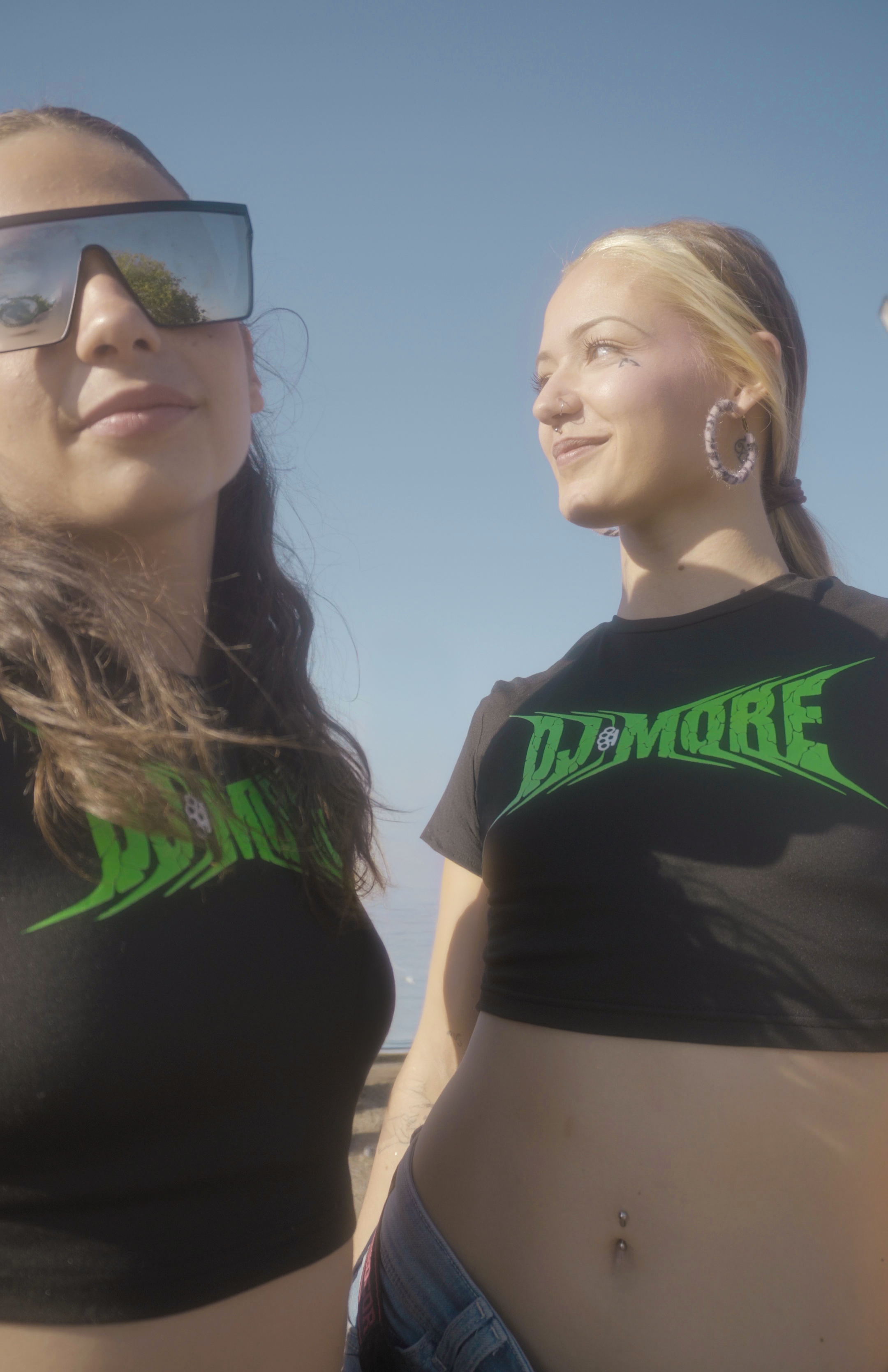 Top DjMore espalda diseño verde y blanco 